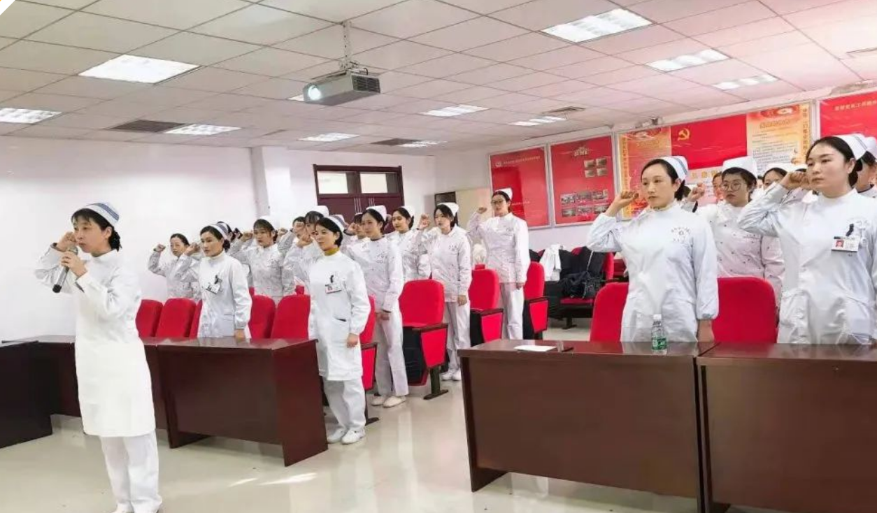 监利市人民医院护理部成功举办2020年新上岗护士入职仪式
